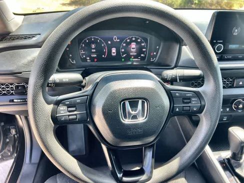 Certified 2025 Honda Accord LX image 17