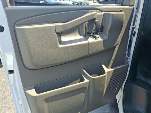 Used 2024 GMC Savana 2500 w/ Driver Convenience Package RWD image 14