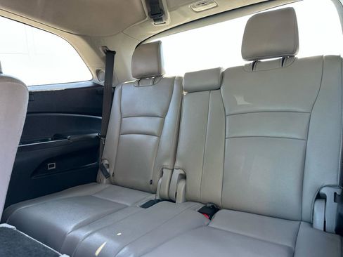 Used 2016 Honda Pilot Touring image 33
