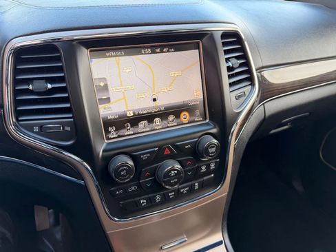 Used 2017 Jeep Grand Cherokee Overland image 13