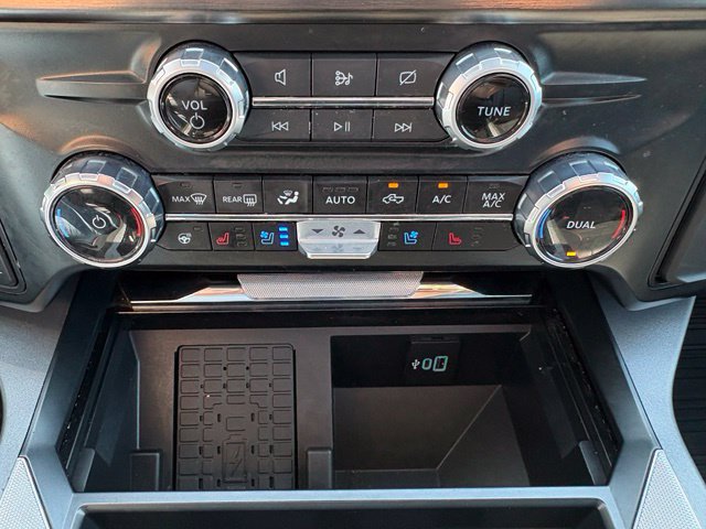 Used 2023 Ford F250 Lariat w/ Lariat Ultimate Package AWD/4WD image 34