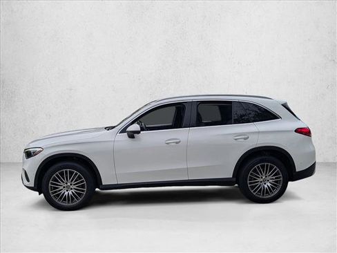 Used 2023 Mercedes-Benz GLC 300 image 2