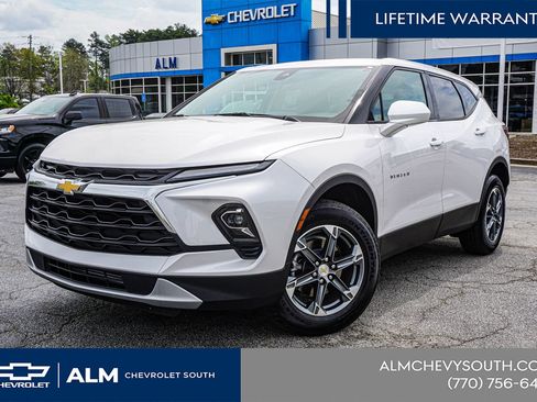 New 2025 Chevrolet Blazer LT FWD image 3