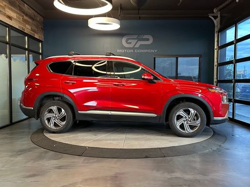 Used 2022 Hyundai Santa Fe SEL w/ Convenience + Premium Package AWD/4WD image 2