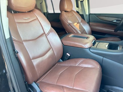 Used 2019 Cadillac Escalade ESV Premium Luxury AWD/4WD image 26