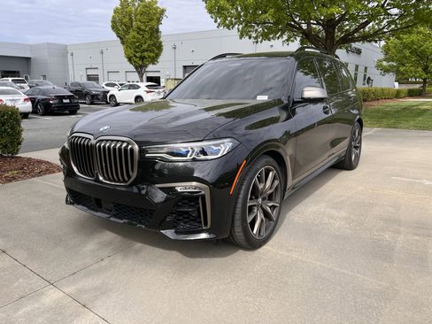 Used 2021 BMW X7 M50i image 5
