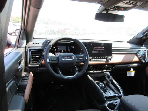 New 2026 GMC Canyon AT4 w/ Technology Plus Package AWD/4WD image 10