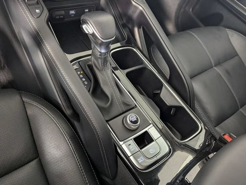 Used 2024 Kia Telluride EX w/ EX Captain's Chair Package FWD image 21