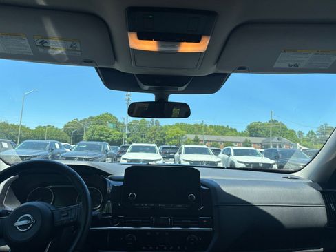 Used 2025 Nissan Pathfinder SV FWD image 36