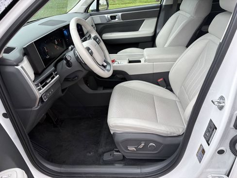 Used 2025 Hyundai Santa Fe SEL AWD/4WD image 4