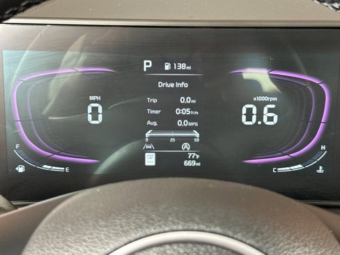 Used 2025 Kia Sportage EX w/ Premium Package FWD image 32