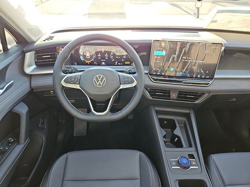 New 2026 Volkswagen Tiguan SE AWD/4WD image 15