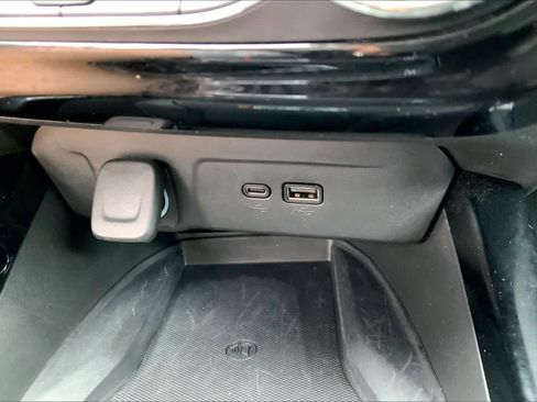 Used 2025 Chevrolet Trax ACTIV w/ Sunroof Package FWD image 35