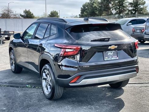 New 2026 Chevrolet Trax LT FWD image 12