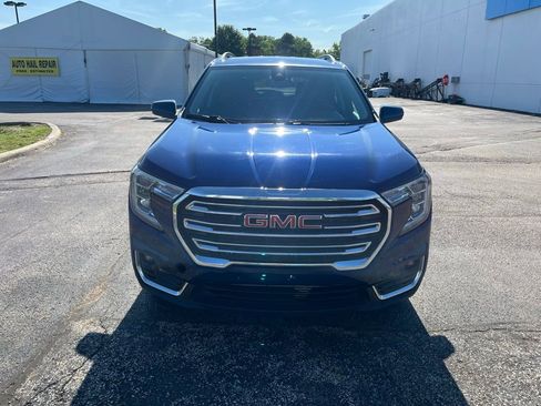 Used 2023 GMC Terrain SLT FWD image 2