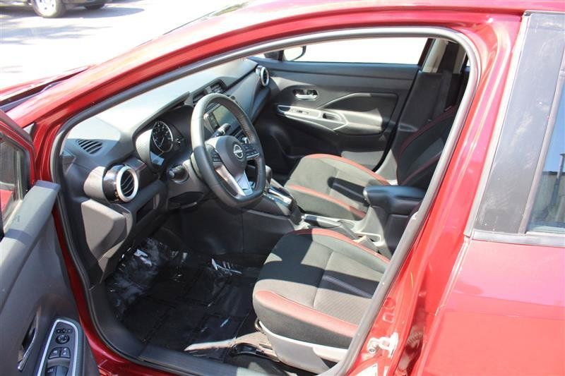 Used 2025 Nissan Versa SR FWD image 10