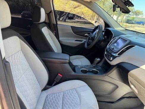 Used 2020 Chevrolet Equinox LS w/ LS Convenience Package image 27