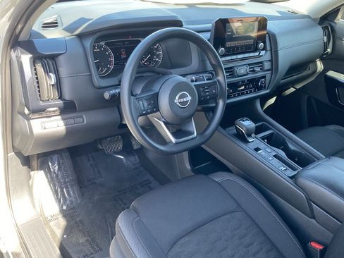 Used 2025 Nissan Pathfinder S w/ Cargo Package image 15