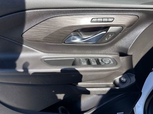 Used 2019 GMC Terrain SLT w/ Preferred Package image 9