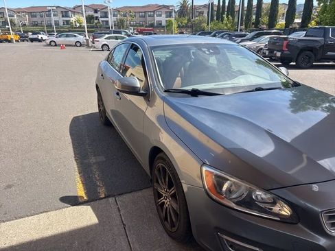 Used 2018 Volvo S60 T5 Inscription w/ Technology Package image 1