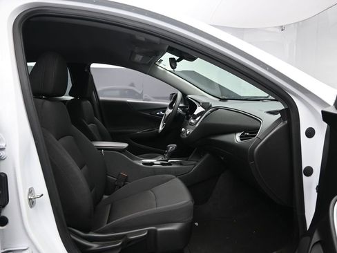 Used 2024 Chevrolet Malibu LT image 34