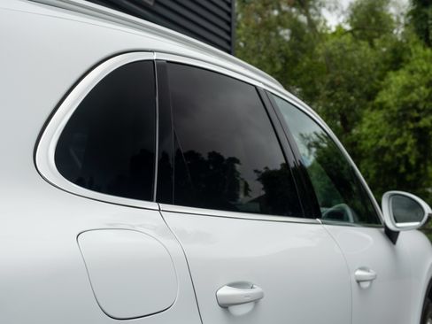 Certified 2024 Porsche Cayenne AWD/4WD image 16