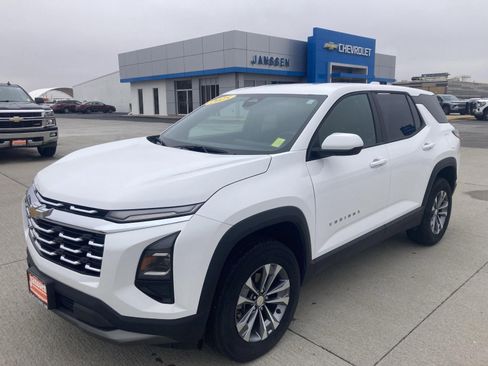 Used 2025 Chevrolet Equinox LT image 6