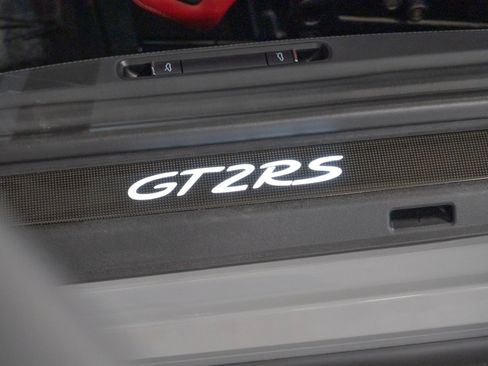 Certified 2019 Porsche 911 GT2 RS RWD image 10