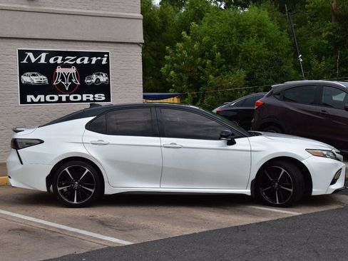Used 2019 Toyota Camry XSE w/ Navigation Package FWD image 3
