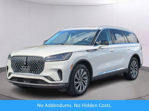 Used 2025 Lincoln Aviator AWD image 1