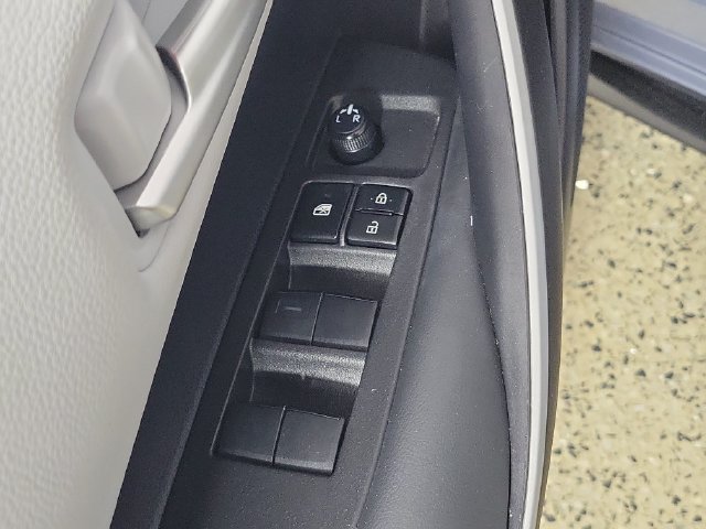 Used 2023 Toyota Corolla SE w/ SE Premium Package FWD image 23