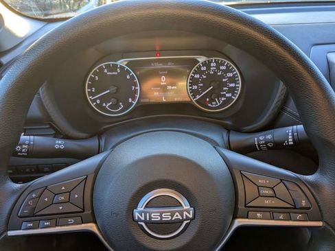 Used 2024 Nissan Sentra SV FWD image 27