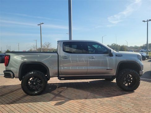 Used 2024 GMC Sierra 1500 AT4 w/ Technology Package image 4