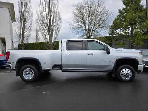 Used 2023 Chevrolet Silverado 3500 High Country image 34