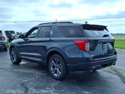 Used 2024 Ford Explorer XLT w/ Equipment Group 202A AWD/4WD image 4