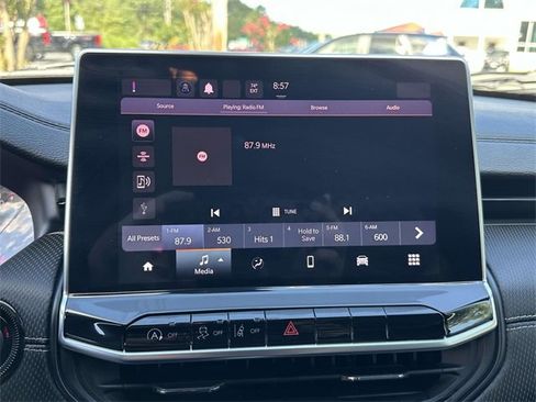 Used 2022 Jeep Compass Altitude w/ Sun and Sound Group image 33