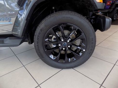 Certified 2025 Jeep Wrangler Unlimited Sahara AWD/4WD image 13