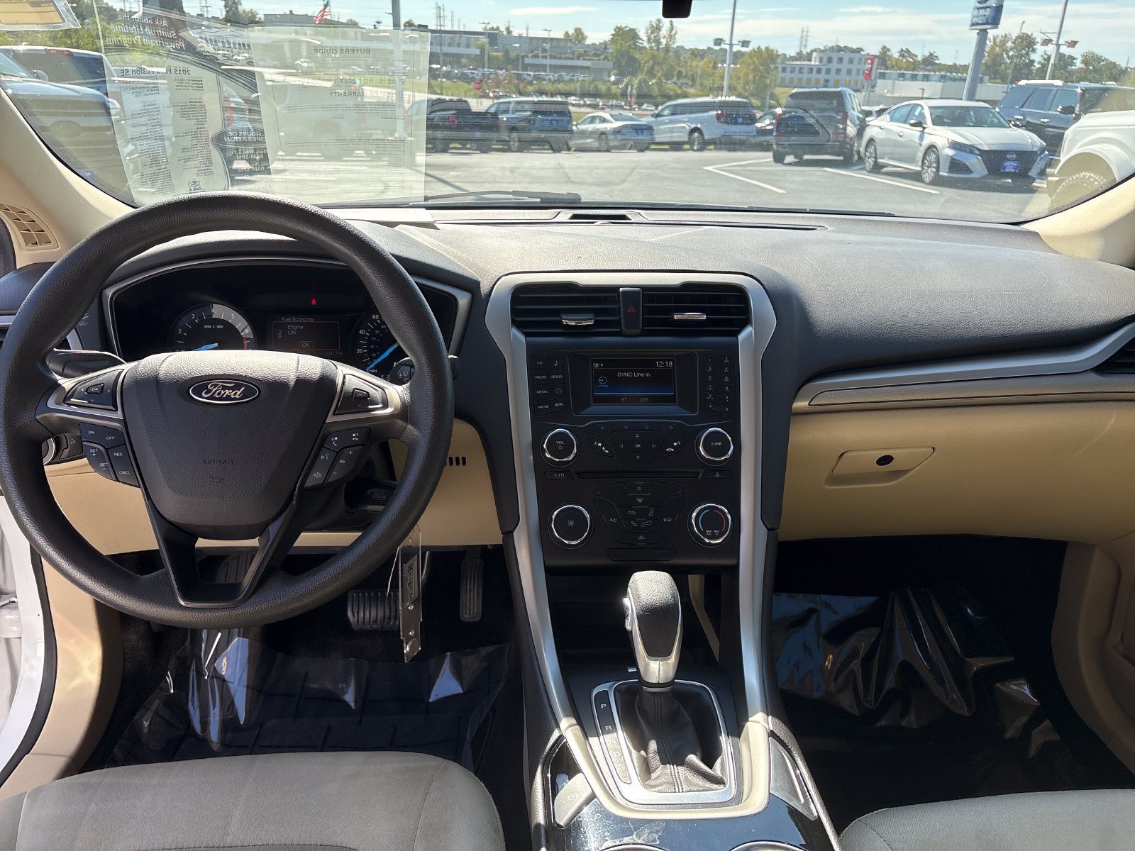 Used 2015 Ford Fusion SE FWD image 13
