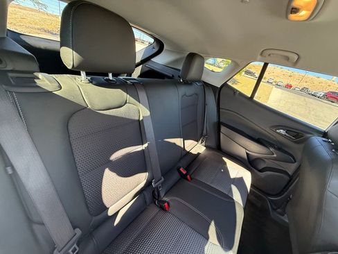 Certified 2025 Chevrolet Trax LT image 16