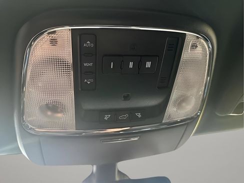 Used 2019 Dodge Durango GT AWD/4WD image 17