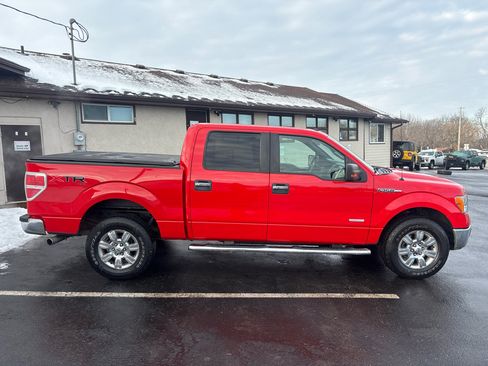 Used 2011 Ford F150 XLT w/ XTR Pkg image 2