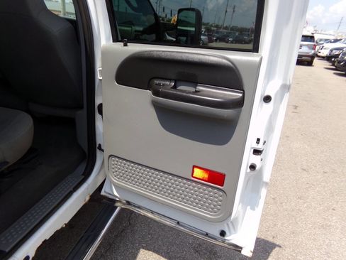 Used 2005 Ford F250 XLT image 18