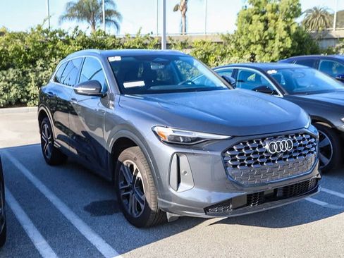 Certified 2025 Audi Q5 Premium Plus w/ Premium Plus image 3