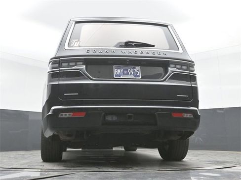 Used 2022 Jeep Grand Wagoneer Series III image 36
