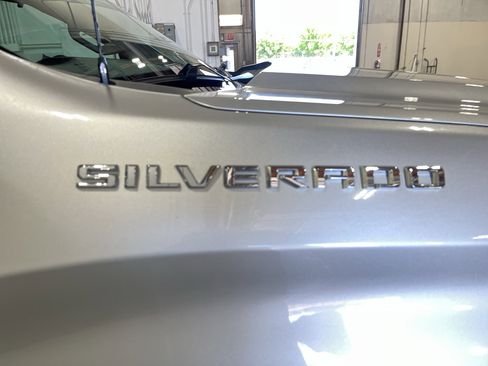 Used 2022 Chevrolet Silverado 1500 Custom w/ Safety Confidence Package AWD/4WD image 14