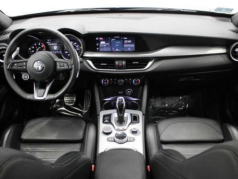 Used 2023 Alfa Romeo Stelvio Veloce image 19