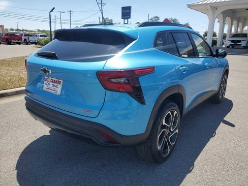 Certified 2025 Chevrolet Trax RS w/ Driver Confidence Package FWD image 6