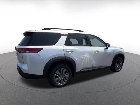 Used 2025 Nissan Pathfinder SV FWD image 14