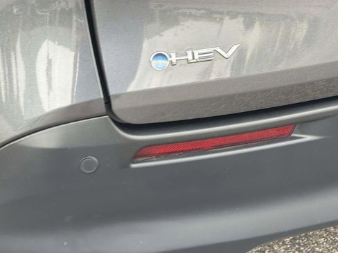 Used 2025 Toyota Sienna XLE image 6