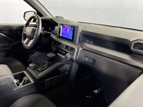 Used 2025 Toyota 4Runner SR5 AWD/4WD image 28